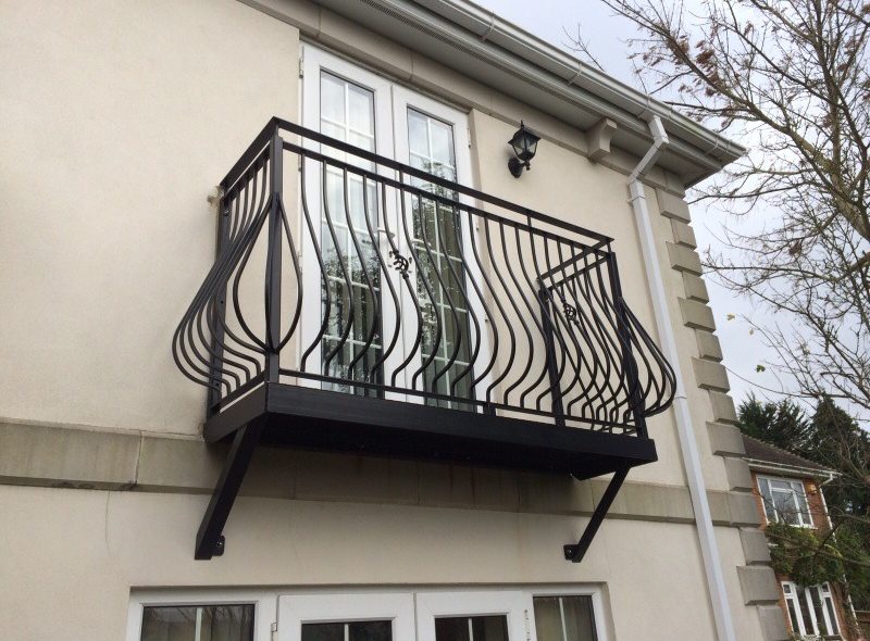 Juliette Balcony installer